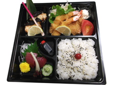 お弁当 1000円(税別)刺身あり